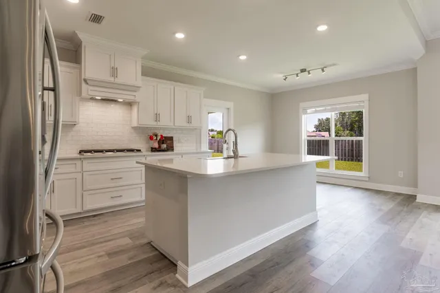 $629,900 | 6044 Huntington Creek Boulevard, Pensacola, FL 32526