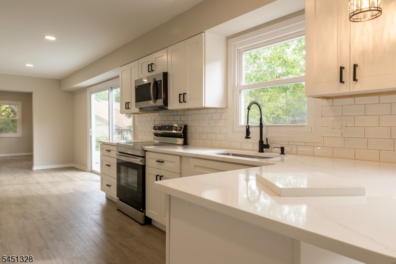 4 Overbrook Road Somerset, NJ 08873 - Photo 10 of 42 Gallery Image 10