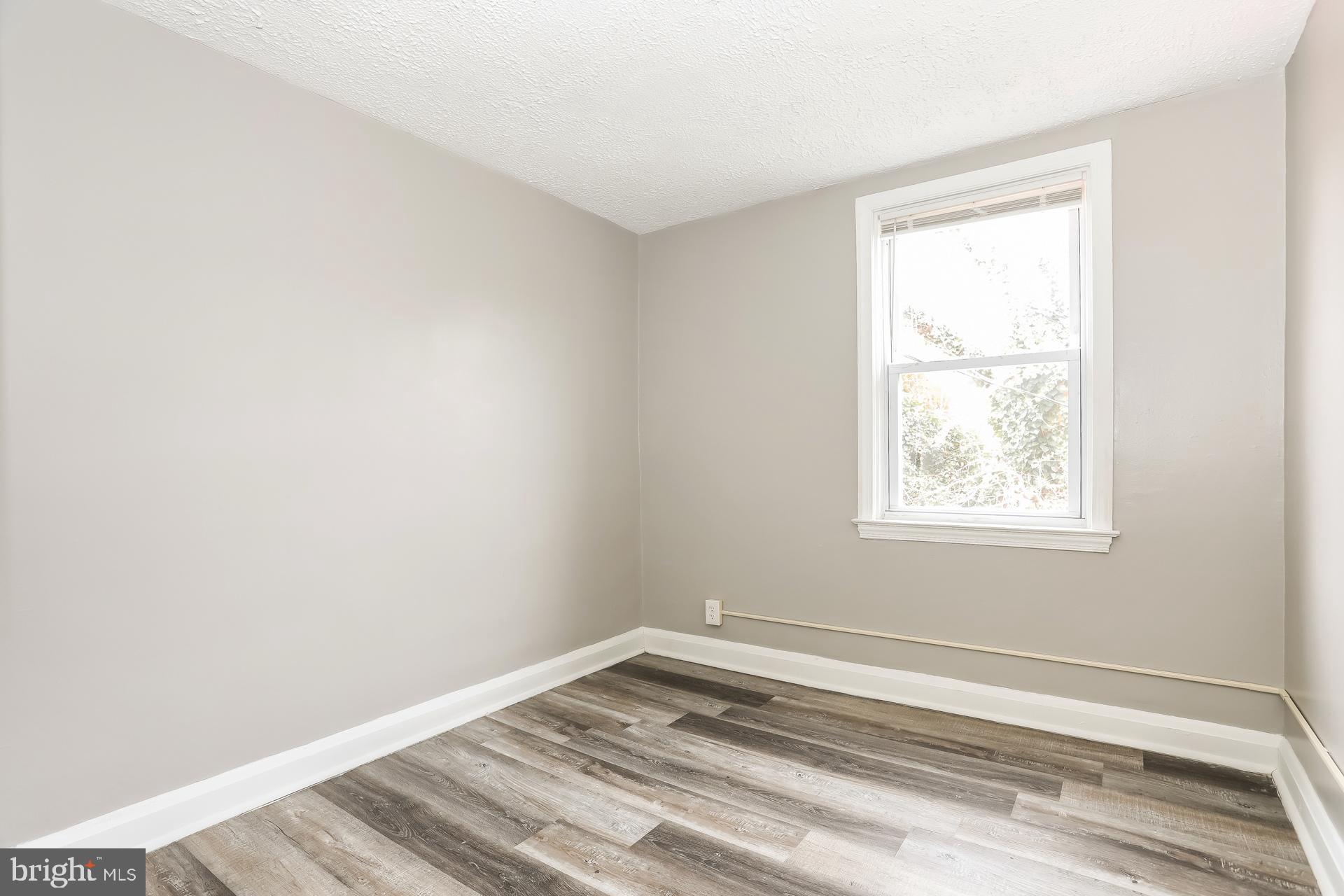 1010 Reverdy Road Baltimore, MD 21212 - Photo 10 of 15 Bright and airy room with natural light.