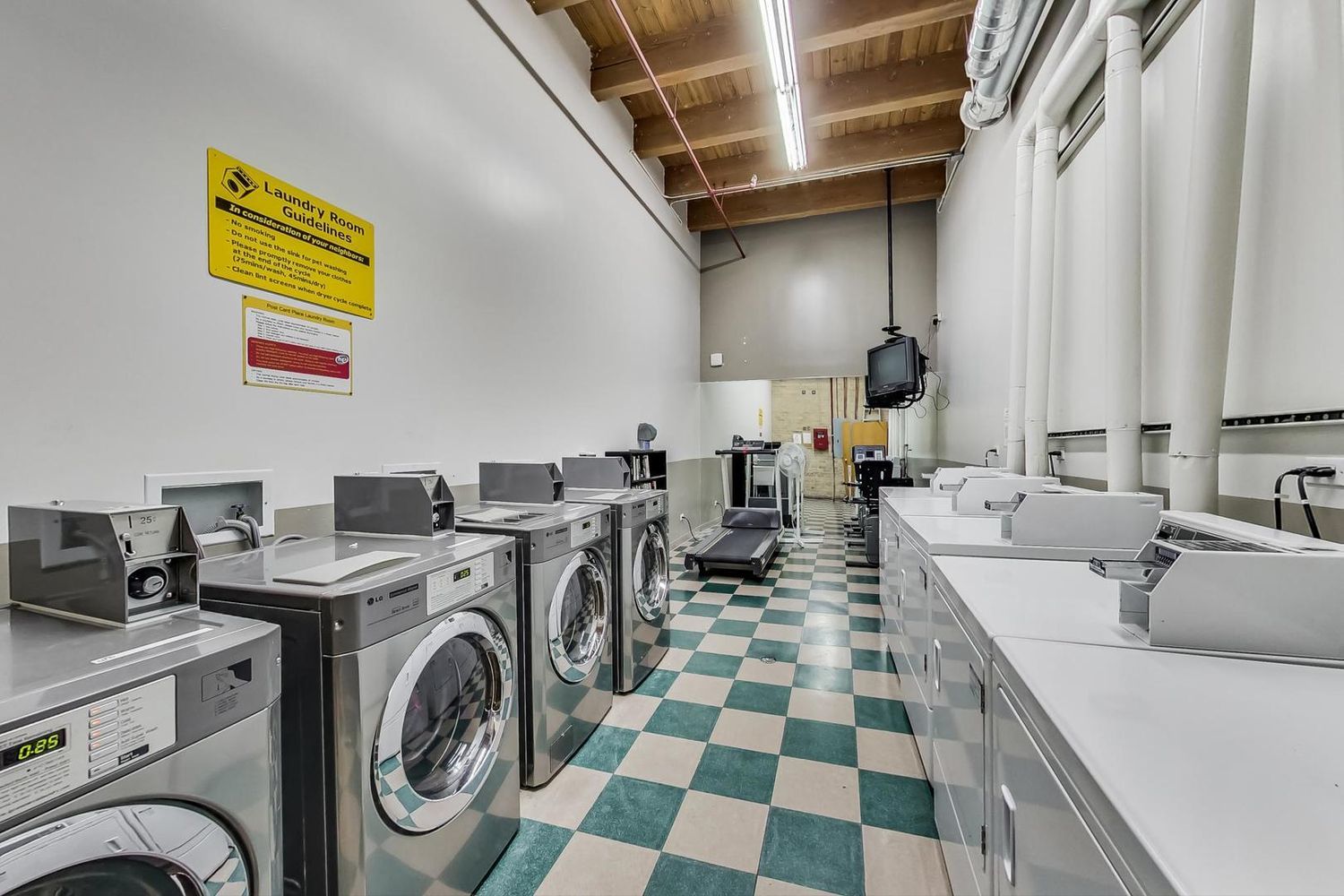 1733 West Irving Park Road, Unit 214 Chicago, IL 60613 - Photo 19 of 20 a very nice looking room with a large window