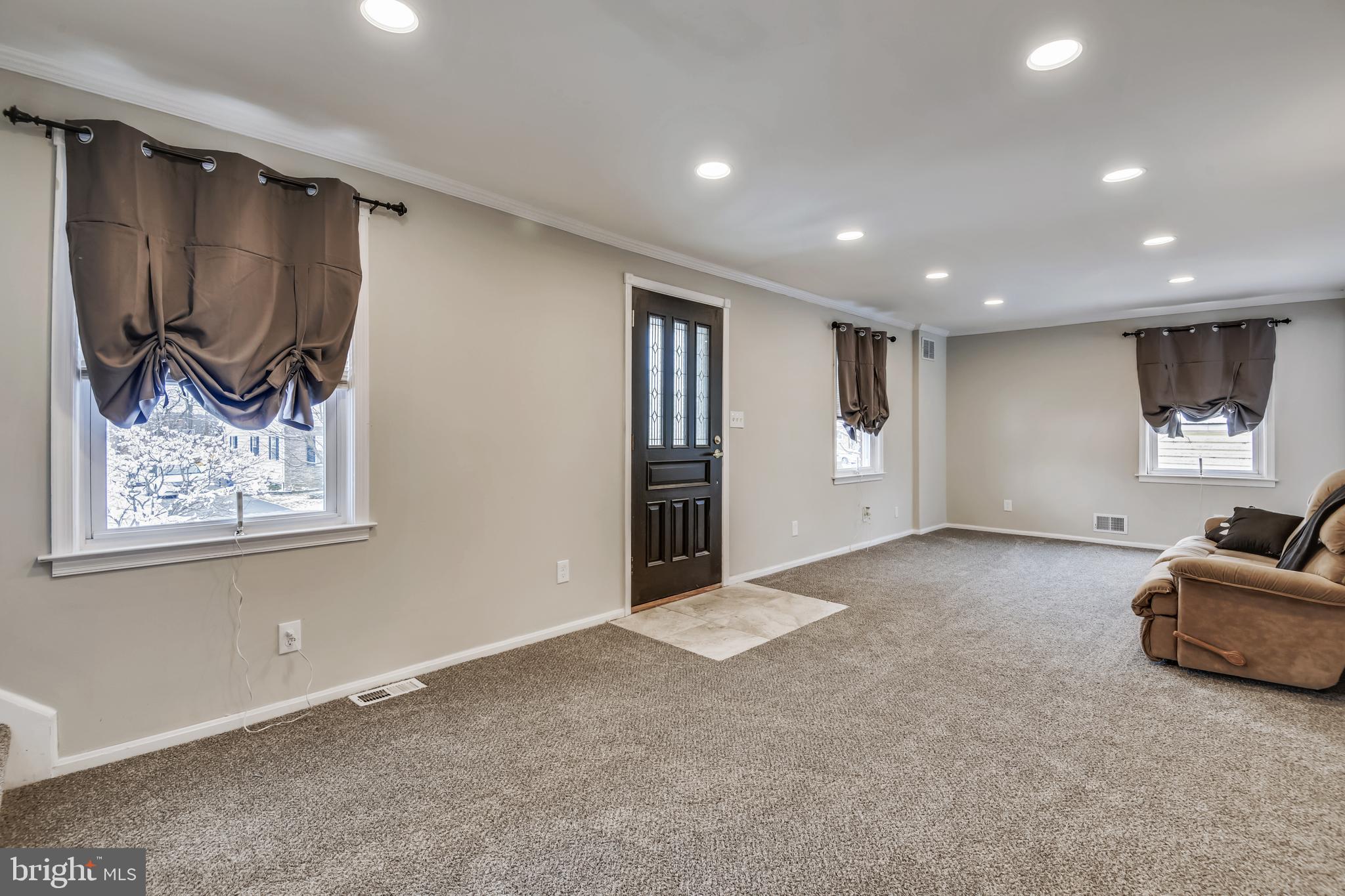 213 Riverside Road Essex, MD 21221 - Photo 14 of 37 Gallery Image 14
