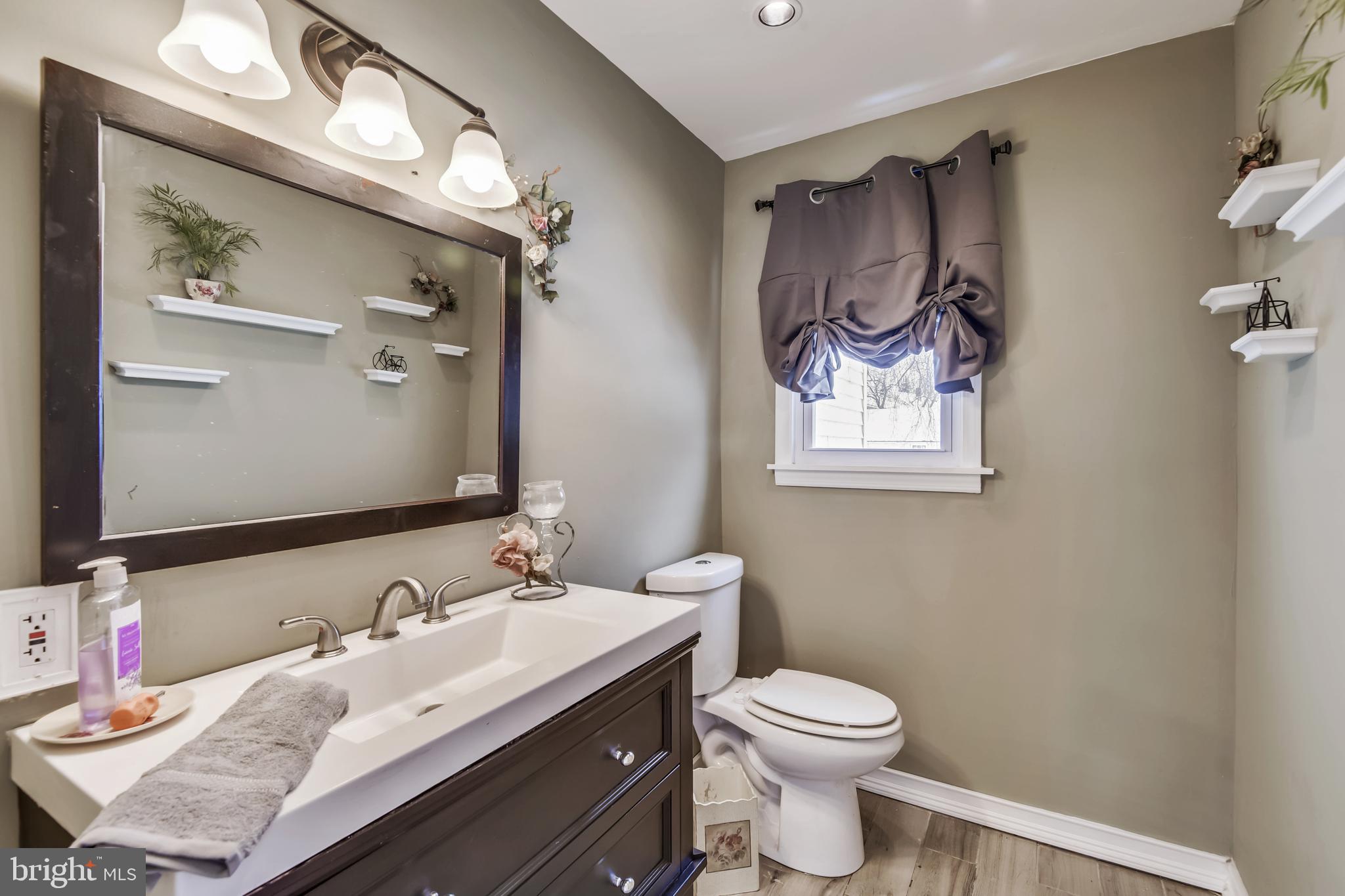 213 Riverside Road Essex, MD 21221 - Photo 20 of 37 First floor bath
