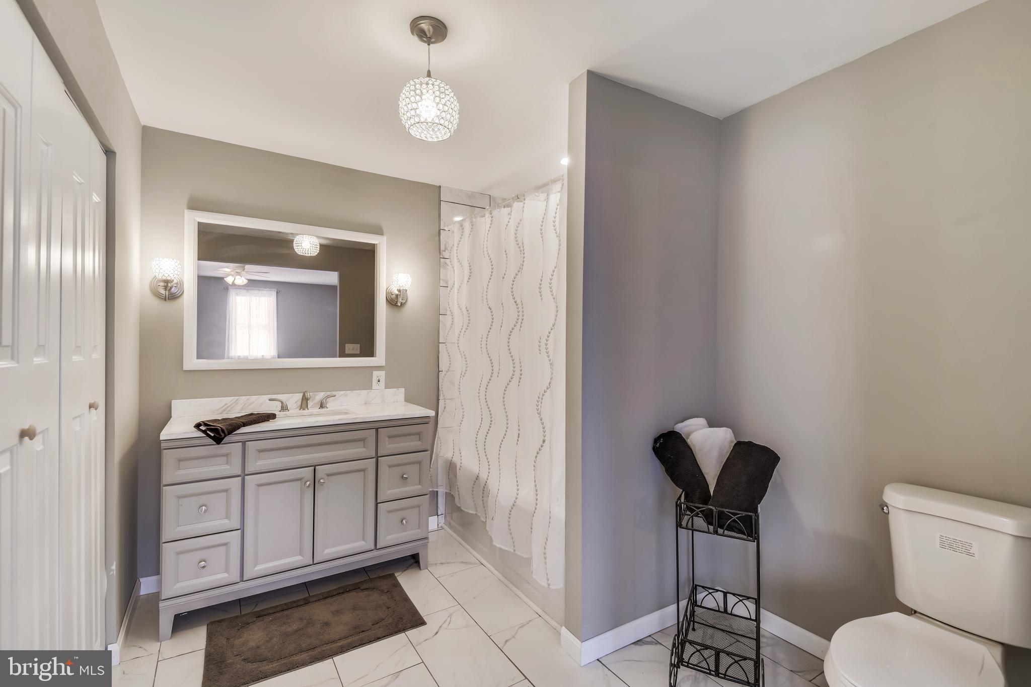 213 Riverside Road Essex, MD 21221 - Photo 29 of 37 Second level Master bath