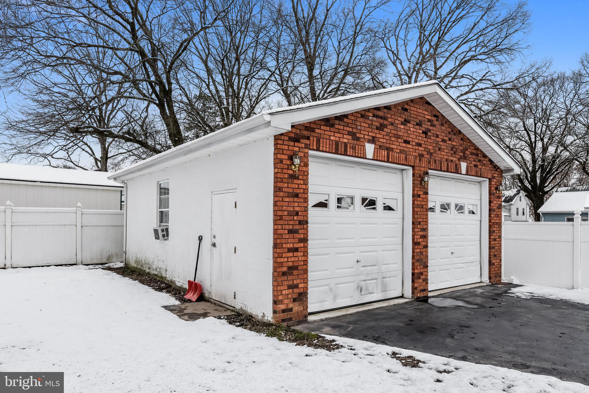 213 Riverside Road Essex, MD 21221 - Photo 6 of 37 Gallery Image 6