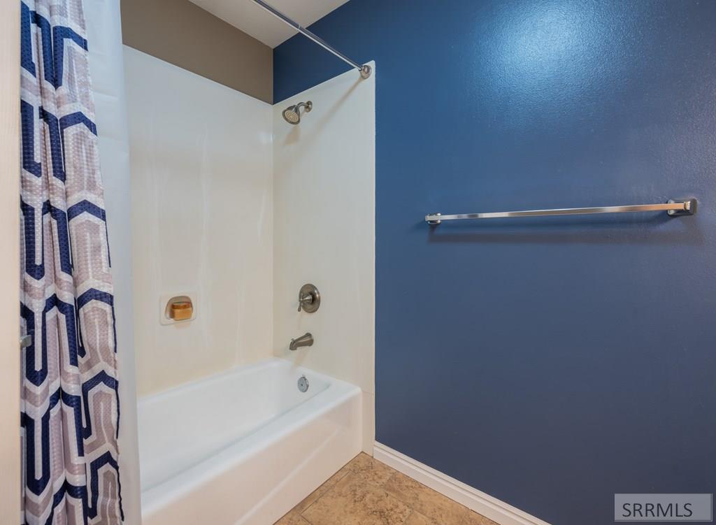 2755 Ridgecrest Drive Idaho Falls, ID 83404 - Photo 19 of 48