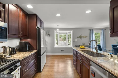$510,000 | 7927 Central Park Circle, Alexandria, VA 22309