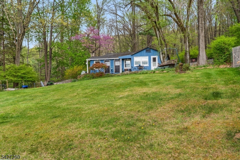 9 Sand Hill Road Califon, NJ 07830 - Photo 4 of 46