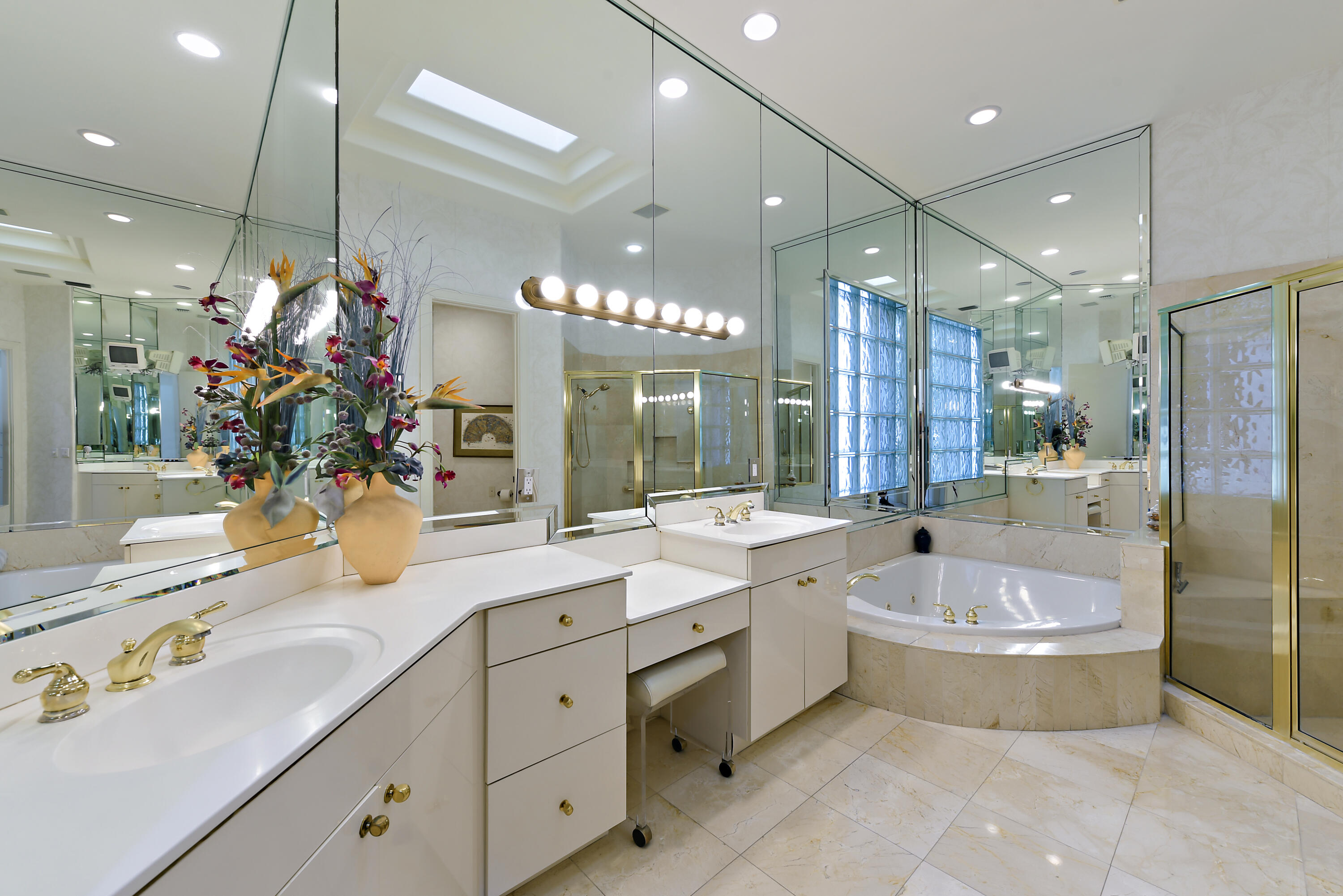 7100 Islegrove Place Boca Raton, FL 33433 - Photo 23 of 60 Primary Bathroom