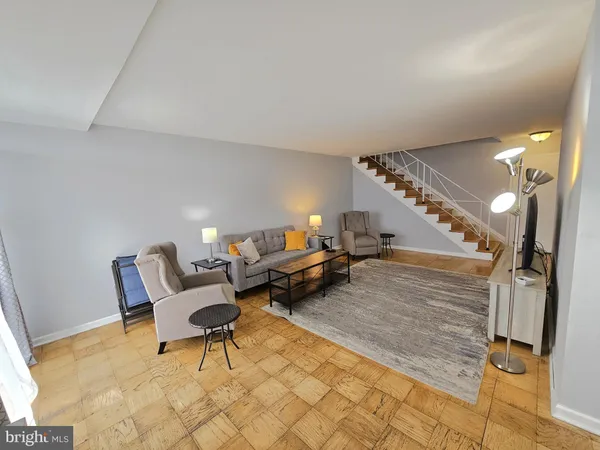 $2,550 | 301 North Beauregard Street, Unit 1513, Alexandria, VA 22312