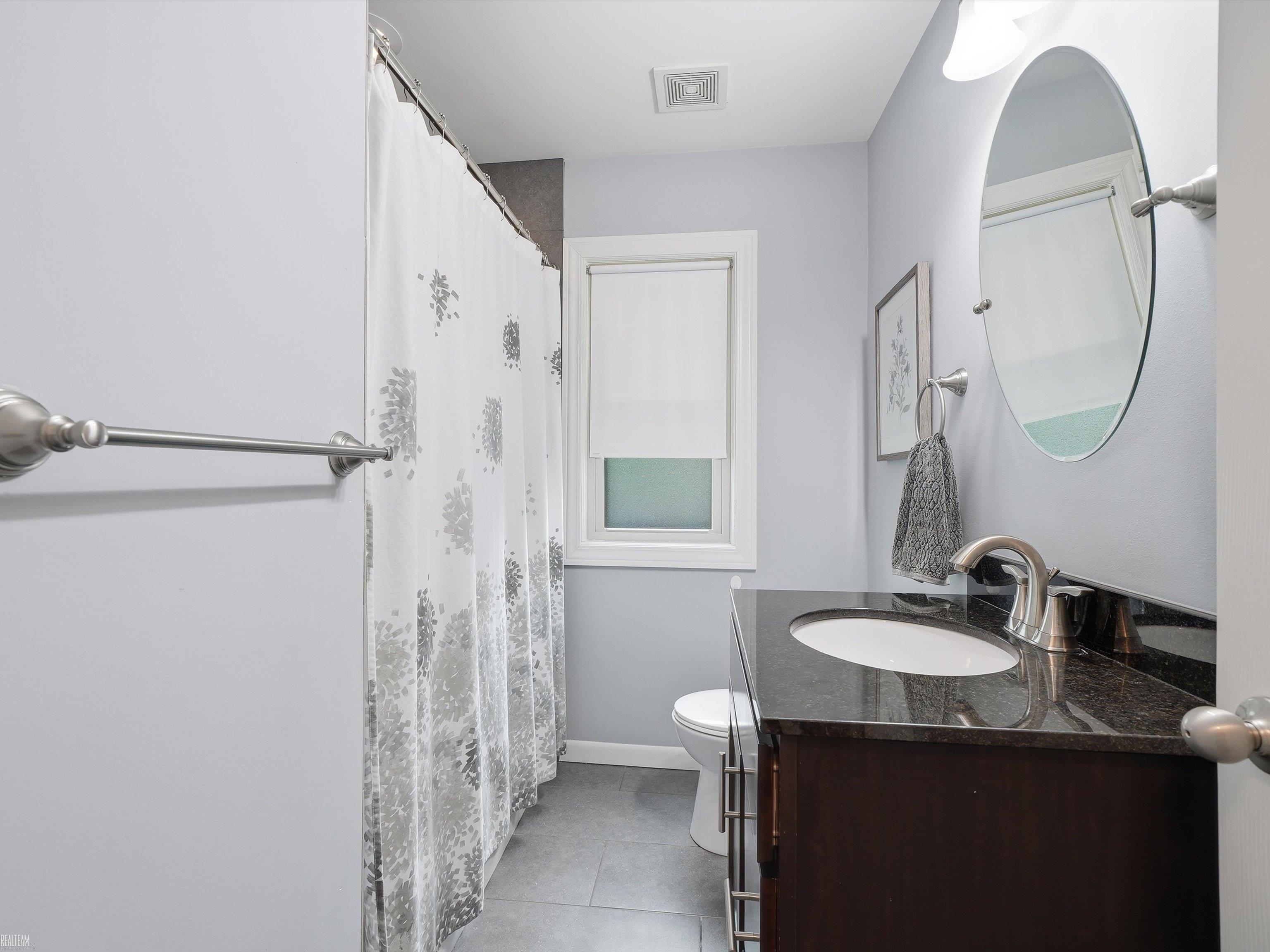 2622 Bembridge Road Royal Oak, MI 48073 - Photo 14 of 46