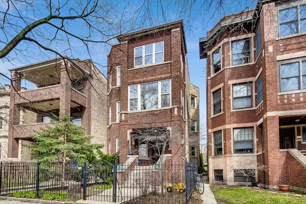 $3,000 | 1422 West Olive Avenue, Unit 1, Chicago, IL 60660