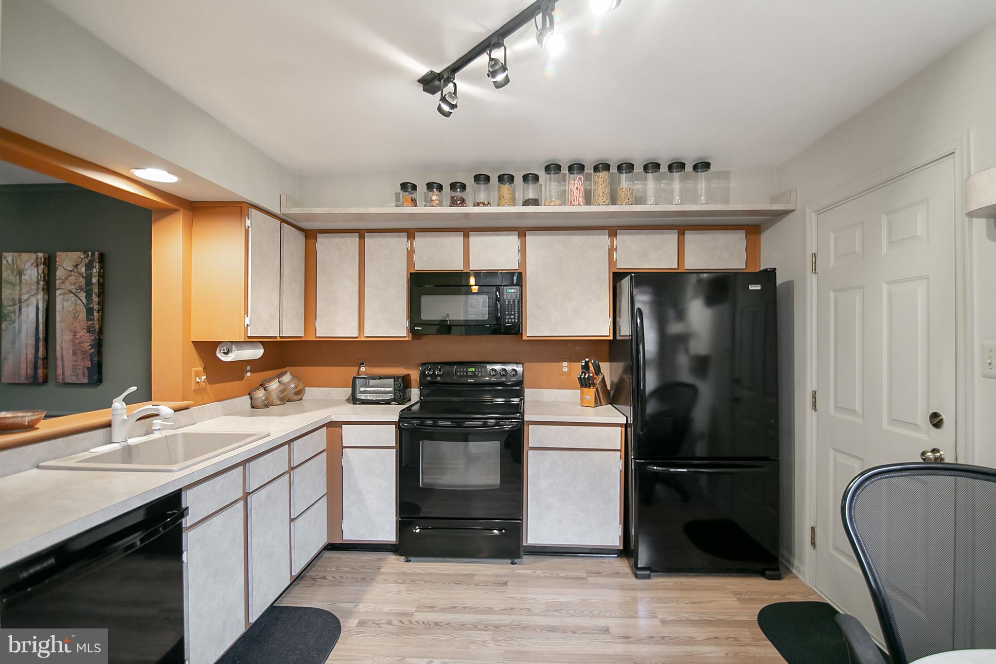 9234 Ispahan Loop Laurel, MD 20708 - Photo 16 of 32
