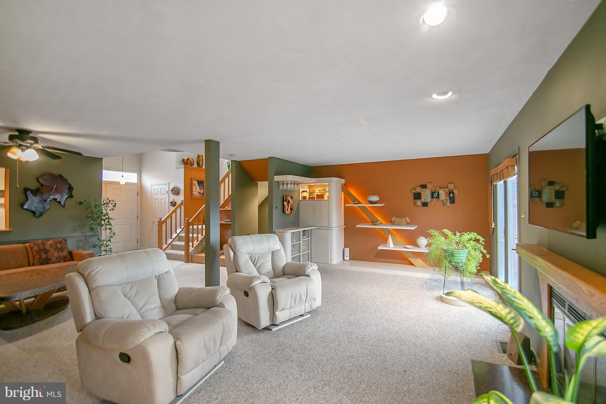 9234 Ispahan Loop Laurel, MD 20708 - Photo 7 of 32
