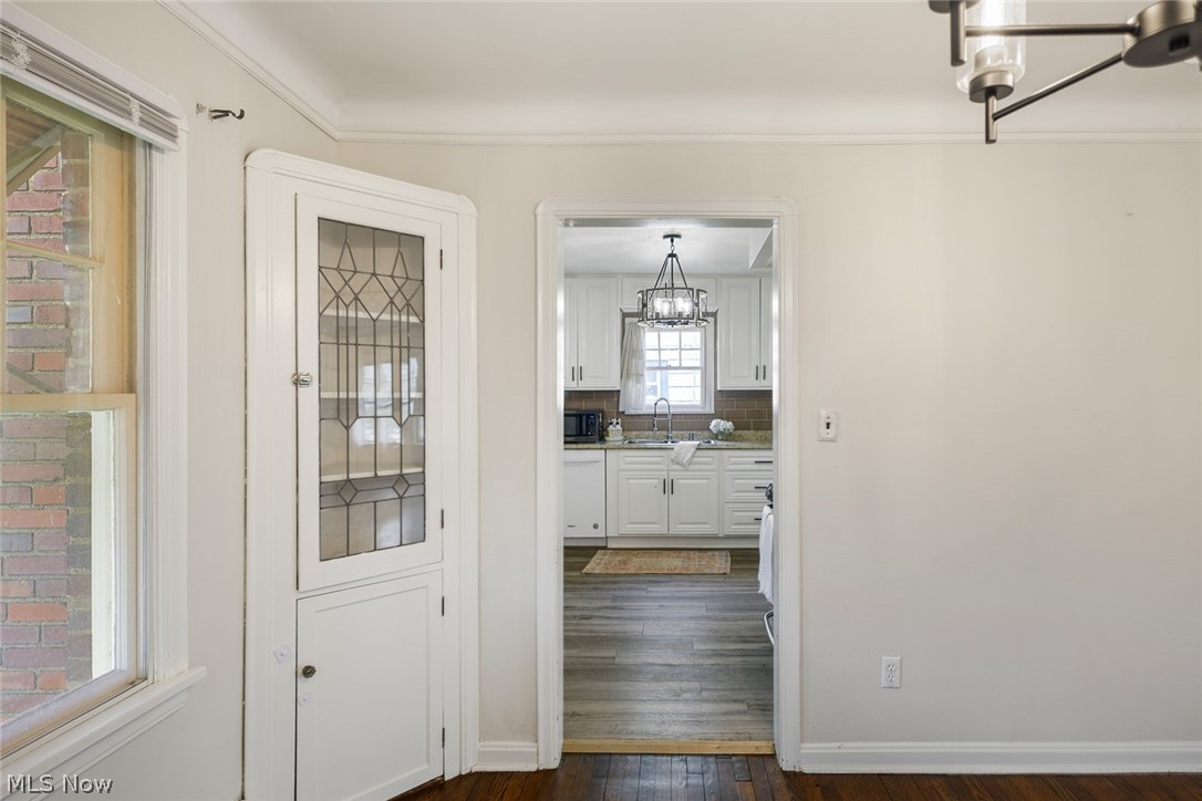 1016 Pembrook Road Cleveland Heights, OH 44121 - Photo 9 of 29