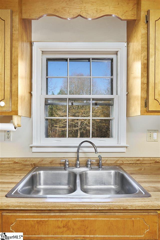 241 Ponder Road Greer, SC 29651 - Photo 11 of 30
