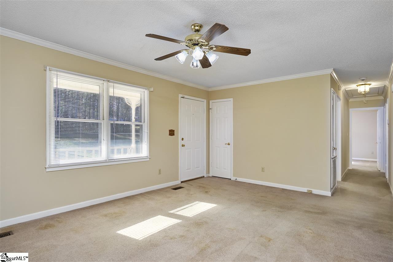 241 Ponder Road Greer, SC 29651 - Photo 7 of 30