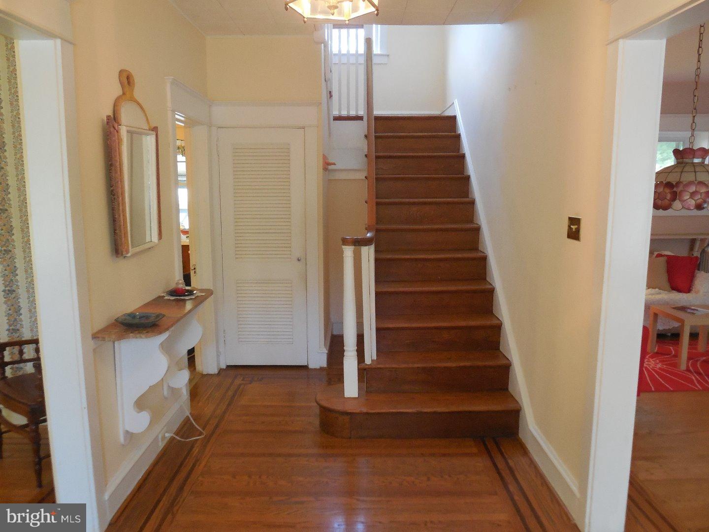 36 Llandillo Road Havertown, PA 19083 - Photo 4 of 23