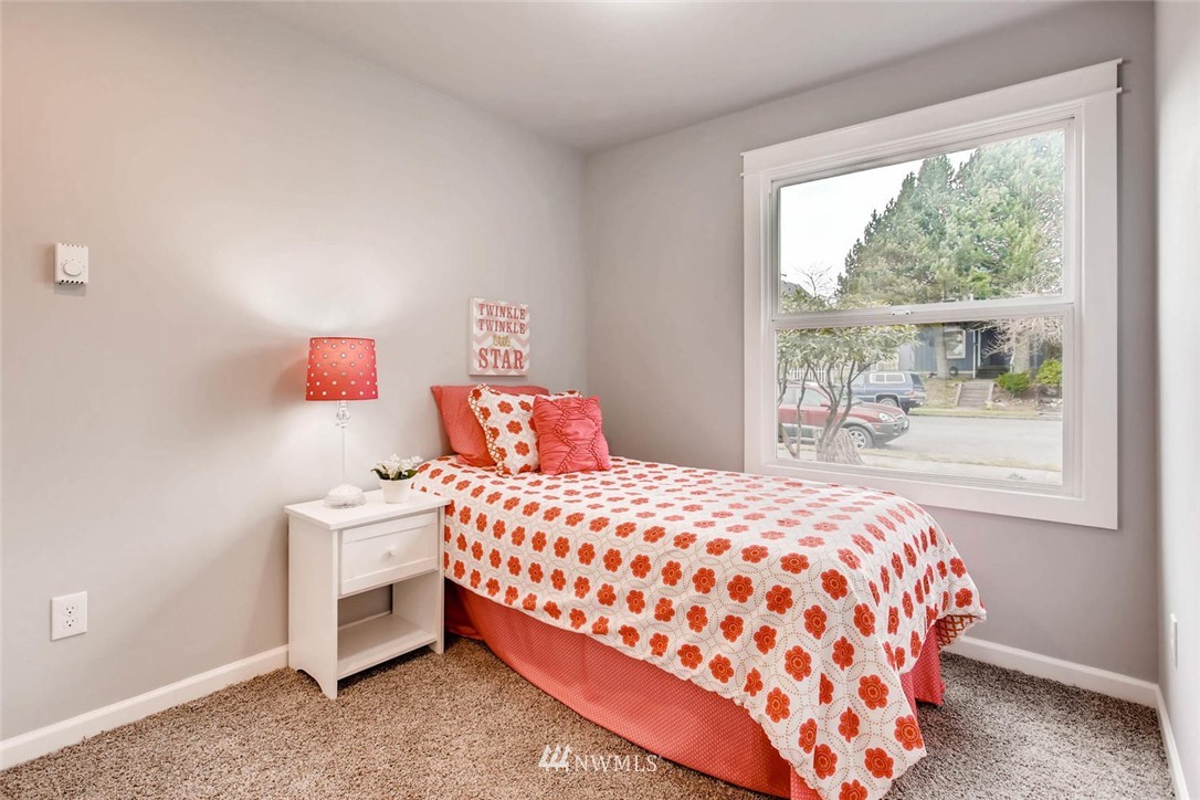 2109 Rockefeller Avenue Everett, WA 98201 - Photo 11 of 24