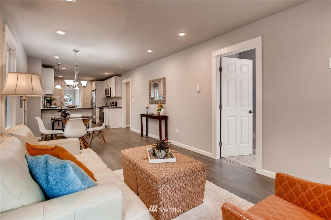 2109 Rockefeller Avenue Everett, WA 98201 - Photo 4 of 24