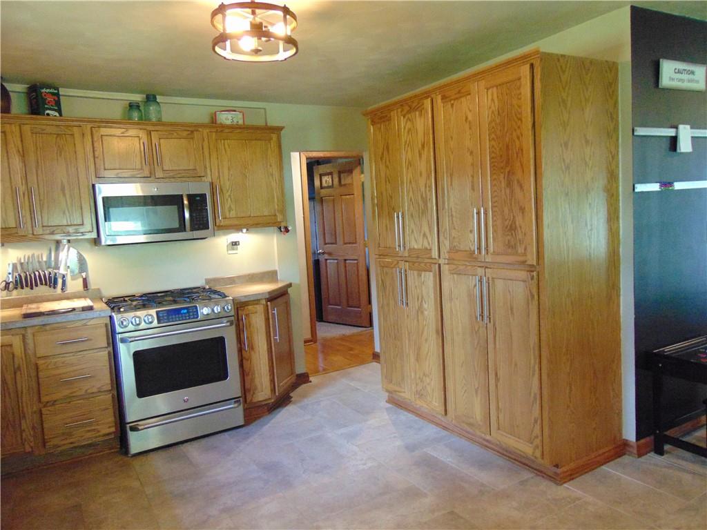 151 Town Country Road Vanderbilt, PA 15486 - Photo 4 of 25