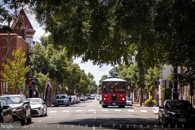 $698,900 | 225 Perth Drive, Fredericksburg, VA 22405