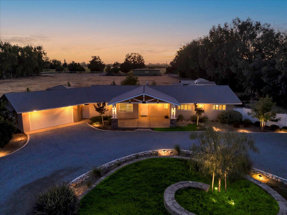 1635 North Elberta Road Exeter, CA 93221 - Photo 88 of 92 Front of house - Aerial view