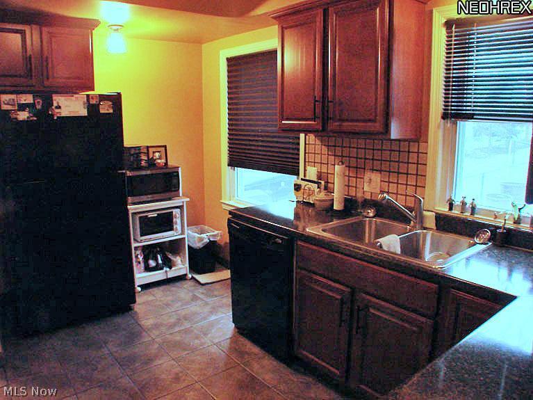 4968 Farnhurst Road Cleveland, OH 44124 - Photo 10 of 13
