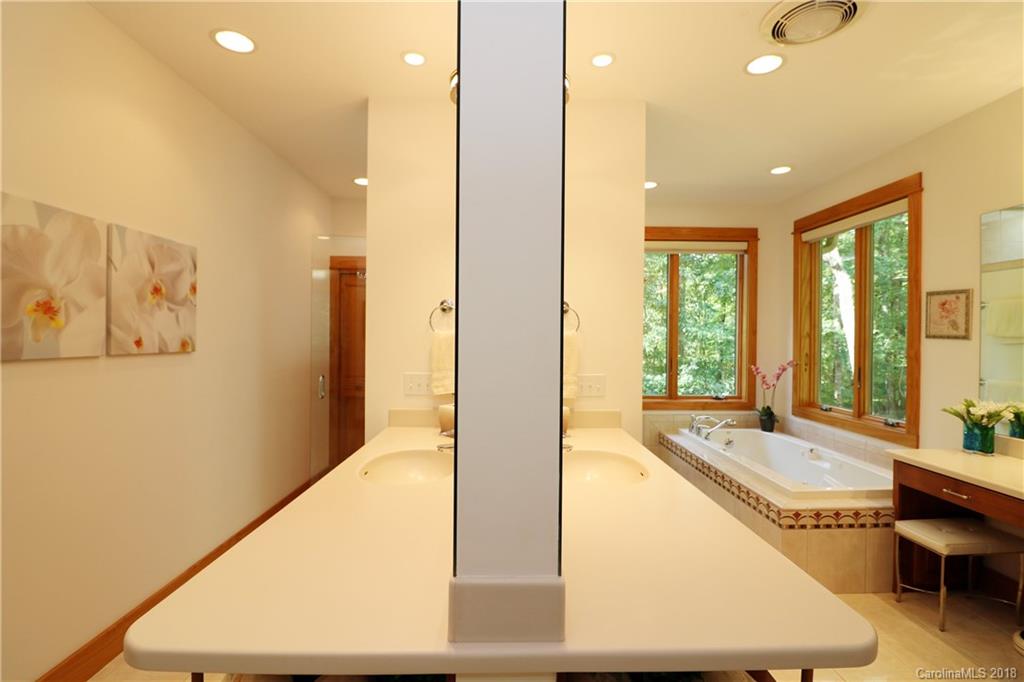 110 Arrowhead Road Brevard, NC 28712 - Photo 20 of 36 Gallery Image 20