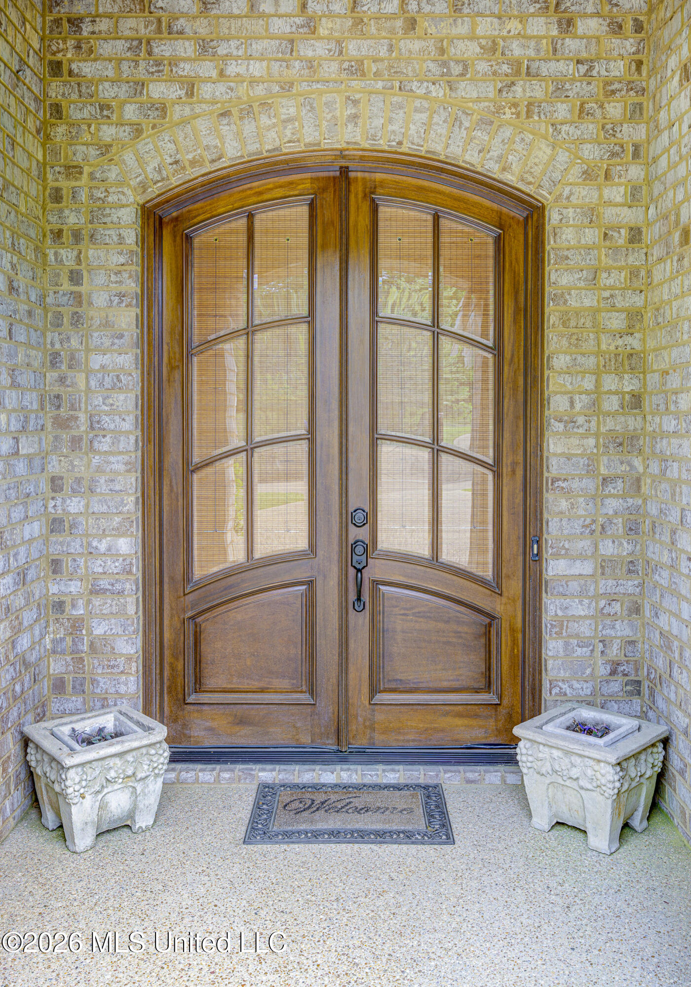 219 Madison Ridge Road Vicksburg, MS 39180 - Photo 5 of 29 Covered Entryway (1)