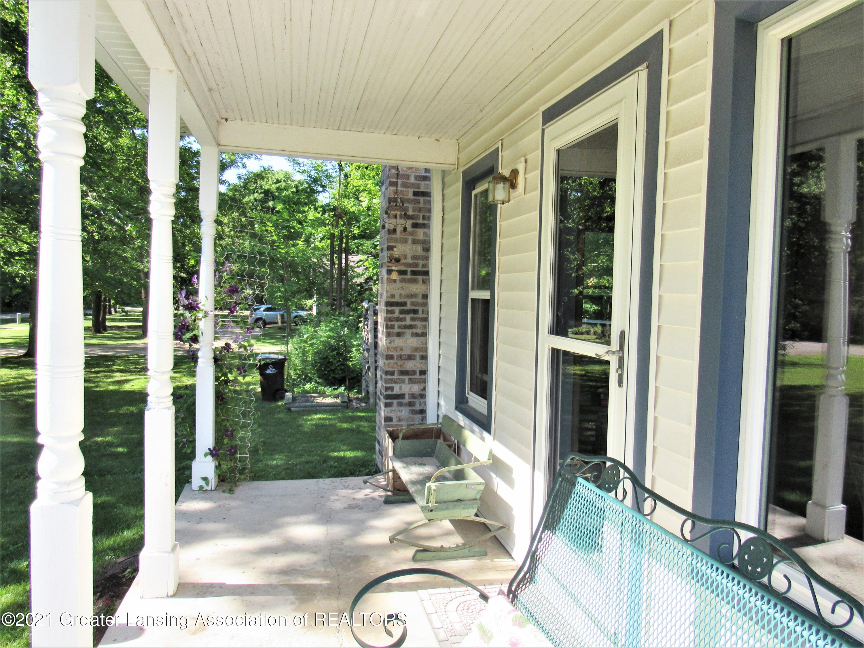 13567 Oneida Road Grand Ledge, MI 48837 - Photo 3 of 46 Front Porch