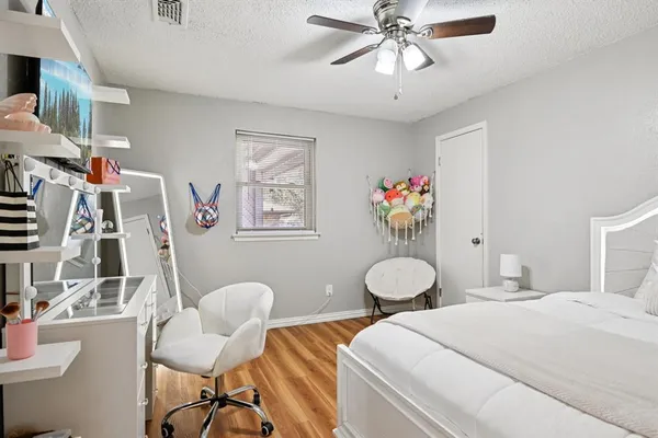 $2,800 | 2106 Avalon Lane, Arlington, TX 76014