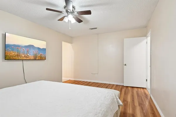 $2,800 | 2106 Avalon Lane, Arlington, TX 76014