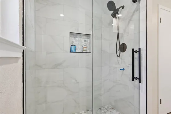 $2,800 | 2106 Avalon Lane, Arlington, TX 76014