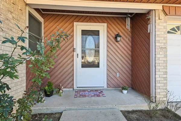 $2,800 | 2106 Avalon Lane, Arlington, TX 76014