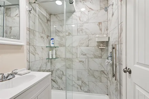 $2,800 | 2106 Avalon Lane, Arlington, TX 76014