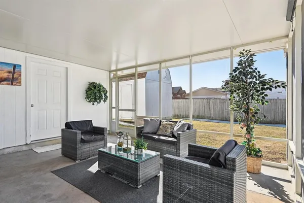 $2,800 | 2106 Avalon Lane, Arlington, TX 76014