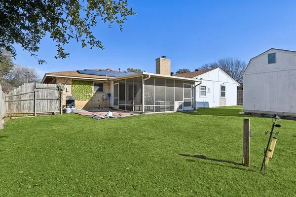 $2,800 | 2106 Avalon Lane, Arlington, TX 76014