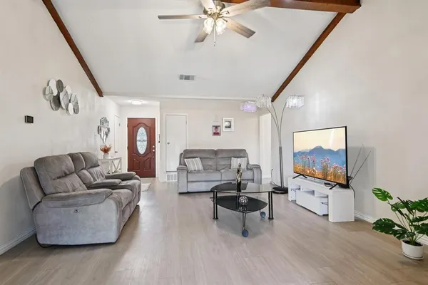 $2,800 | 2106 Avalon Lane, Arlington, TX 76014