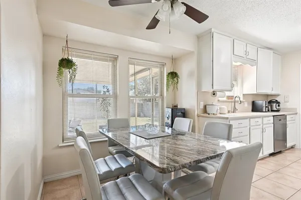 $2,800 | 2106 Avalon Lane, Arlington, TX 76014