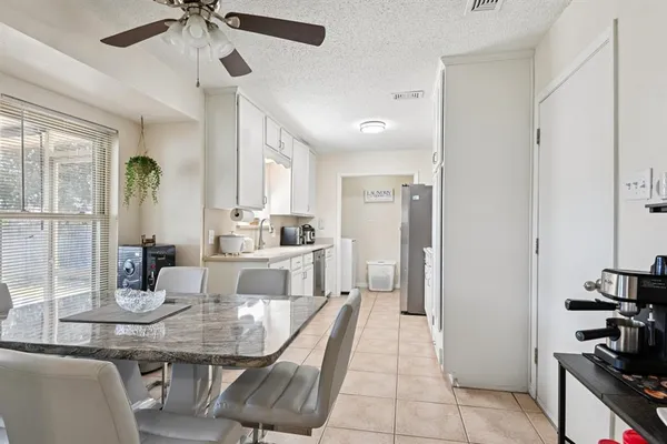 $2,800 | 2106 Avalon Lane, Arlington, TX 76014