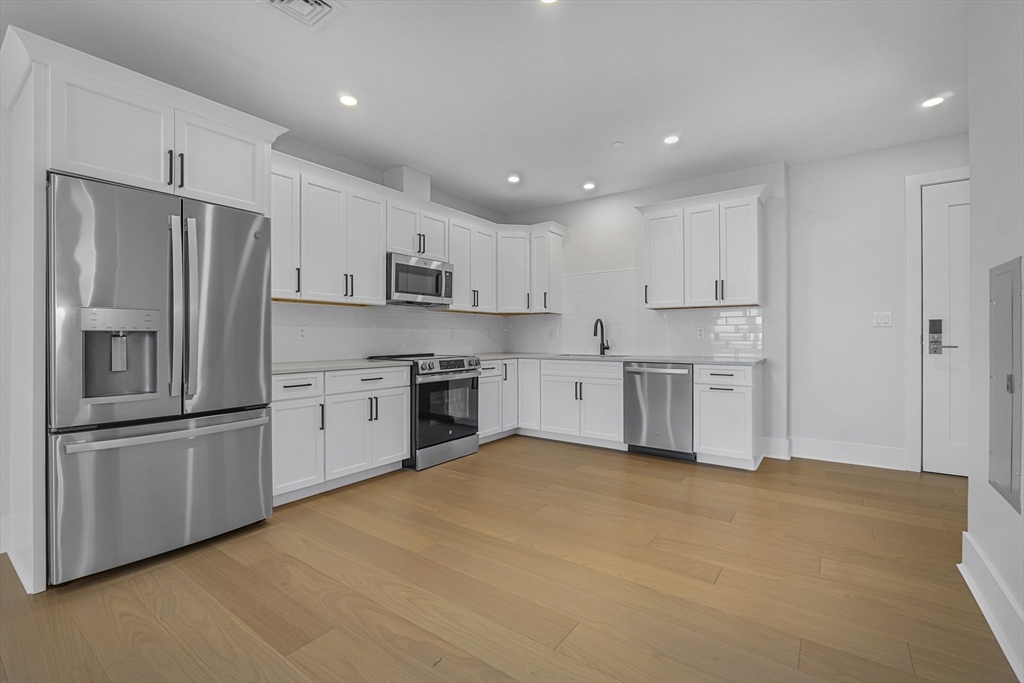 62 Foundry Street, Unit 413 Wakefield, MA 01880 - Photo 7 of 24