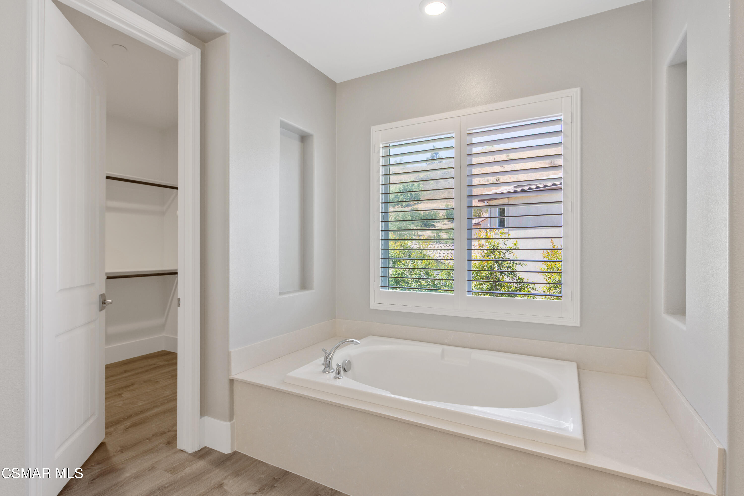 6951 Ridgemark Court Moorpark, CA 93021 - Photo 30 of 65 6951 Ridgemark-35
