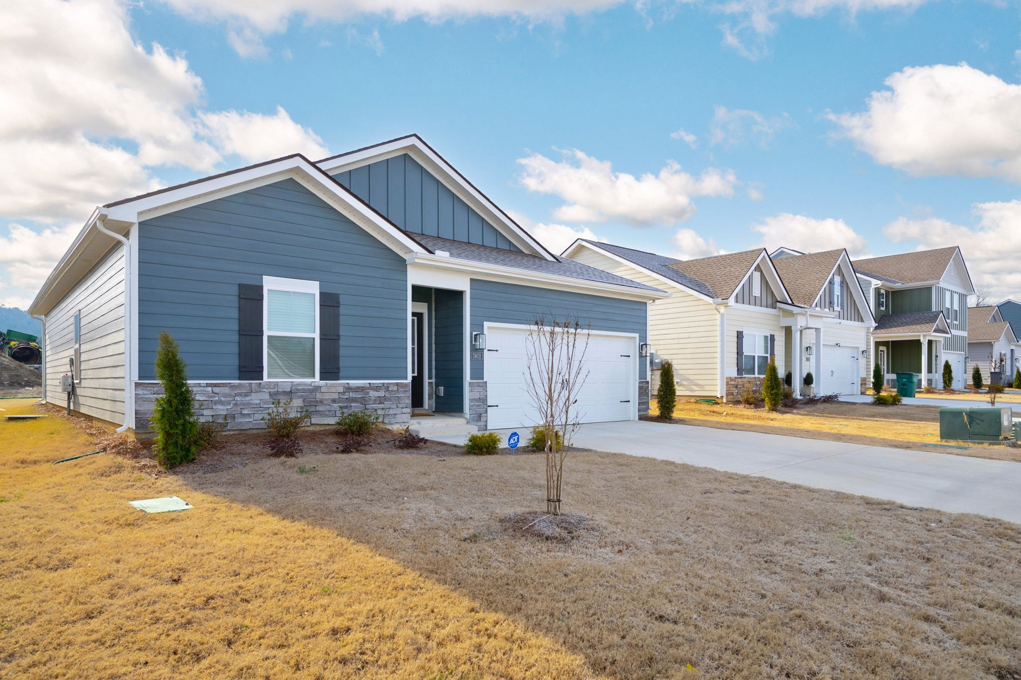 7402 Bendire Loop Hixson, TN 37343 - Photo 2 of 22 Gallery Image 2