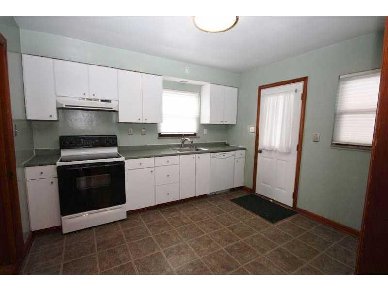 242 Center McKees Rocks, PA 15202 - Photo 4 of 11 Kitchen.