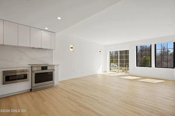 $7,500 | 1188 King Street, Unit 103, Greenwich, CT 06831