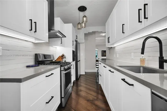 $379,000 | 349 Meridian Avenue, Unit B107, Miami Beach, FL 33139