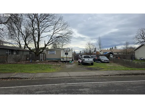 $200,000 | 530 6th Street, Harrisburg, OR 97446