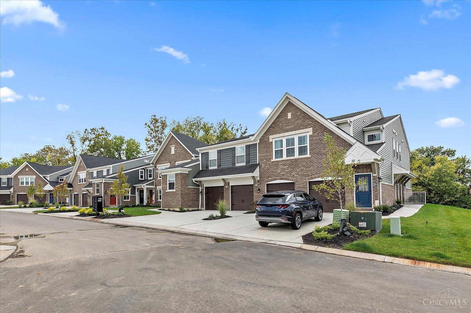 621 Tradition Ridge, Unit 80202 Cincinnati, OH 45245 - Photo 1 of 24 Gallery Image 1