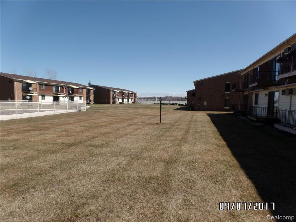 1900 River Road, Unit 6 St. Clair, MI 48079 - Photo 17 of 22 SAM_3509.JPG