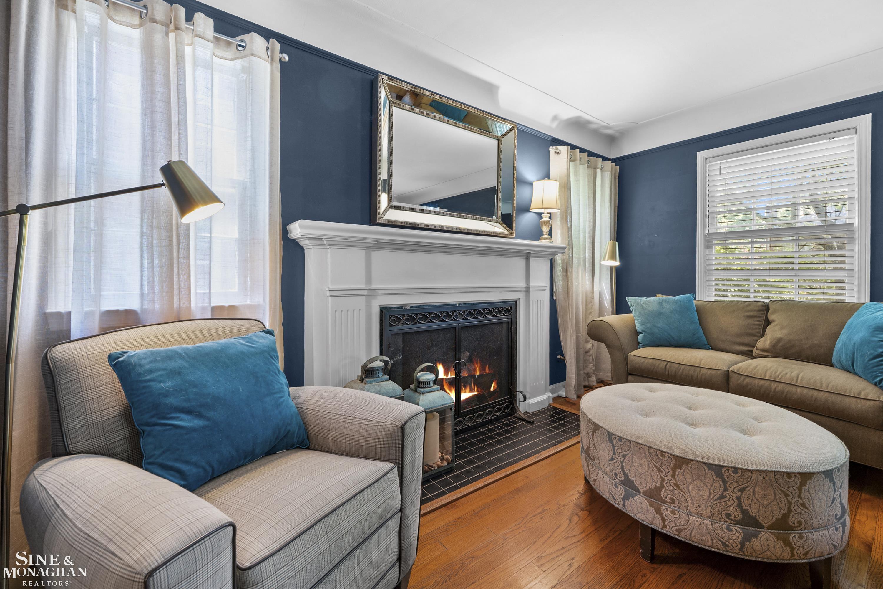 433 Maison Road Grosse Pointe, MI 48236 - Photo 5 of 38 50213206-05d7d0f1-045a-4bc6-9b96-49edfa46acb6.JPG